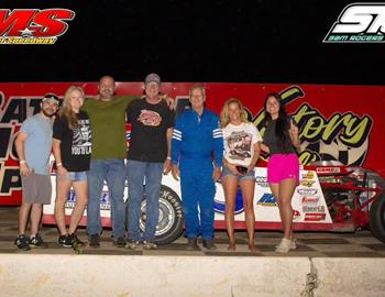 Wayne Brooks and the Waugh Racing team who won at Batesville Motor Speedway on August 3