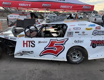 Jeff Taylor in the pit area during the IMCA Speedway Super Nationals at Boone Speedway (Boone, IA) on September 6, 2025.