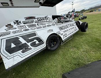 Chase Holland in the pits at Jacksonville Speedway (Jacksonville, IL) on May 31, 2024.