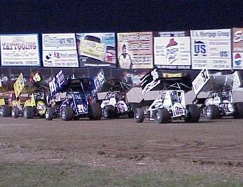 Heat race lines up at Lake Ozark Speedway