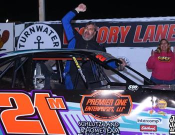 Kirk Kinsley won the IMCA Stock Car division at 34 Raceway during the Slocum 50 on April 19. (Josh James Artwork photo)