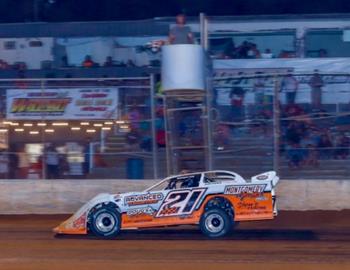 Neil Baggett raced to the Hunt the Front Super Dirt Series Super Late Model win at Whynot (Miss.) Motorsports Park on Saturday, June 24. (Chris McDill image)