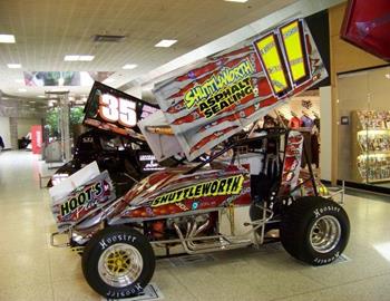 Chris Shuttleworth - Olean NY Mall (Donald Kraft photo)