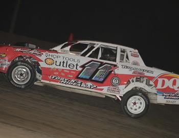 Tom in action at Stuart Speedway. *(Jared Bailey image)*