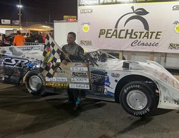 Matt Dooley picked up the $2,700 604 Late Model win at Senoia (Ga.) Raceway on Nov. 9 in the Barry Copeland Racing No. 98 XR1 Rocket Chassis.