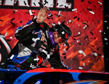 Brandon Sheppard raced from the 11th-starting spot to score the $20,000 World of Outlaws Late Model Series win in the Illini 100 finale at Farmer City (Ill.) Raceway on Saturday, April 12. (Emily Schwanke image)