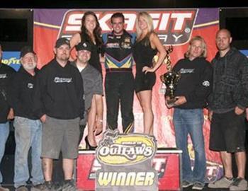 Sam and The Rudeen Racing Team following Sams $20,000 World of Outlaw feature win at Skagit