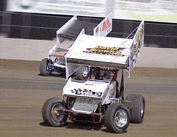 Garry Lee Maier (11x) and Jason Johnson (41) battle in the feature