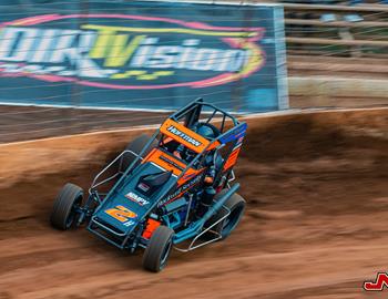 Xtreme Outlaw Midget action at Millbridge Speedway on May 24-25, 2022. (Jacy Norgaard image)