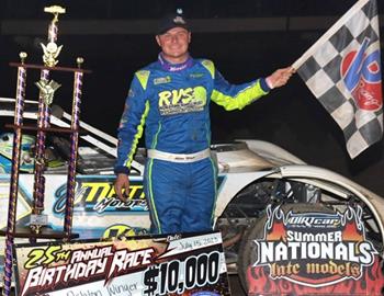 Ashton Winger streaked to the $10,000 DIRTcar Summer Nationals win at Oakshade Raceway (Wauseon, Ohio) on Saturday, July 15. (Jim Denhamer image)