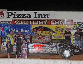 Dale McDowell swept the Lil Bill Corum Memorial at Tazewell (Tenn.) Speedway on July 3 to claim the $23,100 victory. (Chad Wells image)