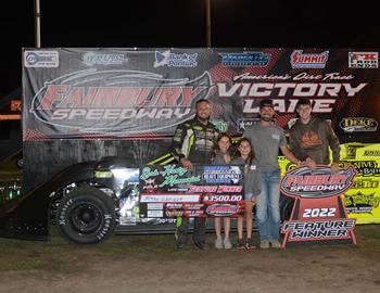 McKay Wenger stormed to the $2,500 FALS Cup Super Late Model win on Saturday night at Fairbury (Ill.) Speedway. (Rocky Ragusa image)