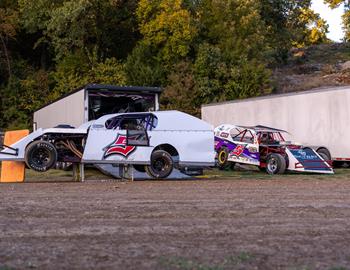 Jeff Taylor in the pits at Batesville Motor Speedway (Locust Grove, AR) during the Race for Hope 71 on October 12-14, 2023. (Chaz Brzeski photo)