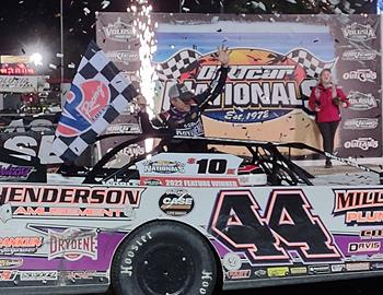 Chris Madden mastered the World of Outlaws DIRTcar Nationals finale on Saturday night at Florida’s Volusia Speedway Park to claim a $10,000 check.
