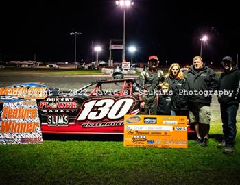 Chase Osterhoff picked up the Super Late Model victory on Friday night at Farmer City (Ill.) Raceway.