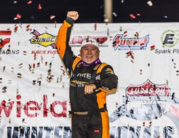 Jimmy Owens raced to the $10,000 Lucas Oil Late Model Dirt Series (LOLMDS) victory on Thursday, Feb. 9 at East Bay Raceway Park (Gibsonton, Fla.). (Heath Lawson image)