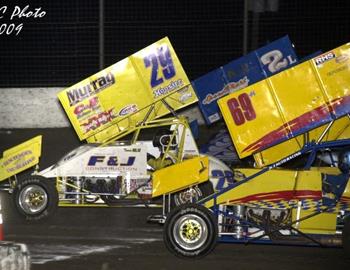 Travis Rilat (29), Larry Howery (69) and Logan Forler (2L)