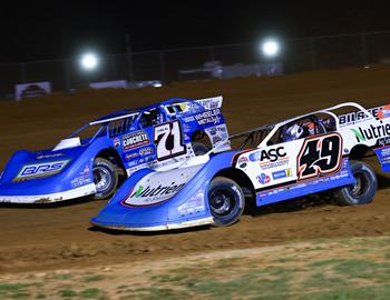 Hudson ONeal (71) and Jonathan Davenport (49) battle for the lead at Brownstown Speedway on Sept. 25.