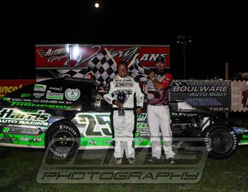 Cody Thompson took the Iron Cup victory at Park Jefferson Speedway (Jefferson, SD) on September 30, 2023. (Olives Photography photo)