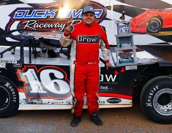 Sam Seawright banked the $5,000 victory in Duck River Raceway Parks Winterfest on Sunday, Feb. 19, 2023. (Zackary Washington / Simple Moments Photography image)