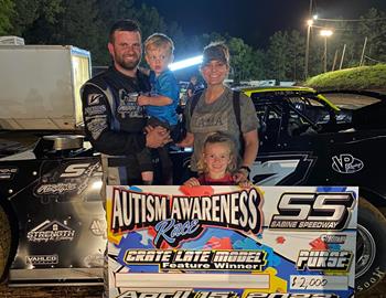 Cade picked up the Crate Late Model feature win at Sabine Speedway on April 15, 2022.