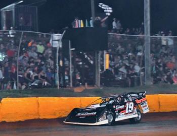 Wil Herrington raced to the $10,000 Hunt the Front Super Dirt Series Super Late Model victory along the series mid-season title on Sunday, July 2 at Duck River Raceway Park (Wheel, Tenn.). (Zackary Washington / Simple Moments Photography)