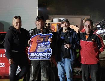 Kevin Smith picked up his first win of the season at Skagit Speedway during the tracks Championship Night.