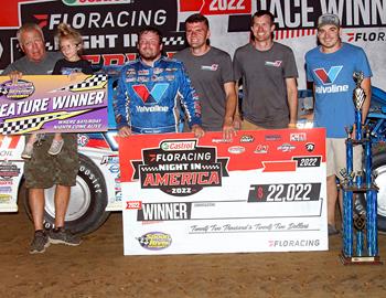 Brandon Sheppard pocketed a $22,022 victory on Thursday night at Spoon River Speedway (Banner, Ill.) in Castrol FloRacing Night in America action. (Josh James image)