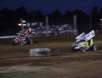 Mike Ward & Gary Wright battle in heat action