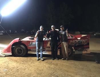 Robert Moore bested teh Weekly Late Model action at Corinth (Miss.) Speedway on Saturday, May 27.