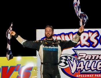 Kyle Hardy picked up the $3,500 United Late Model Series (ULMS) win on Friday, July 21. (Teal Beard / WRTSpeedWerx.com image)