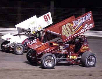 Darren Stewart (91) and Ricky Stenhouse, Jr. (40r)