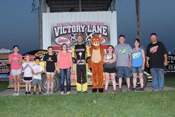 Chipp races to IMCA Modified checkers at Benton County Speed