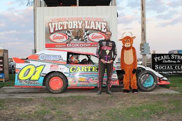 Carter, Reynolds thrill in opening night wins at the Bullrin