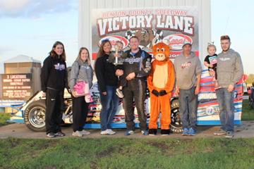Tony Olson races to 50th Bullring win