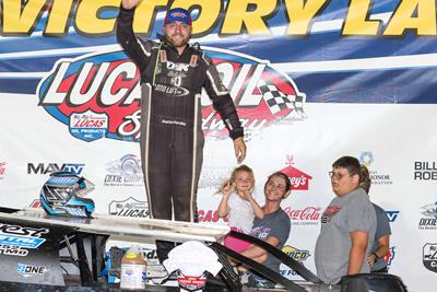 Dayton Pursley rolls to first USRA Modified win in Lucas Oil Spee