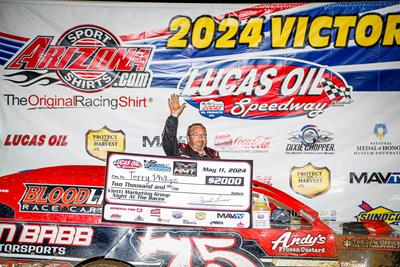 Phillips hangs on for USRA Heartland Modified Tour victory in Luc