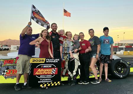 Nick O'Neil grabs sixth victory of 2025 at Tucson Speedway