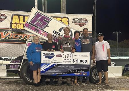 Cole Vanderheiden Rolls to Third Straight Victory