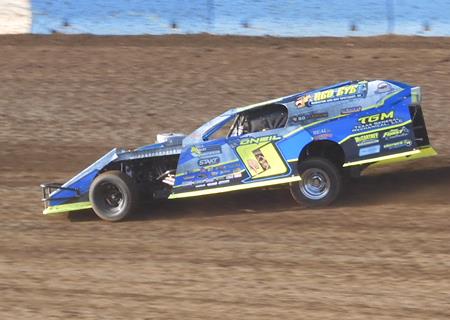 Jake O'Neil visits Mason City Motor Speedway for North Iowa Nationals