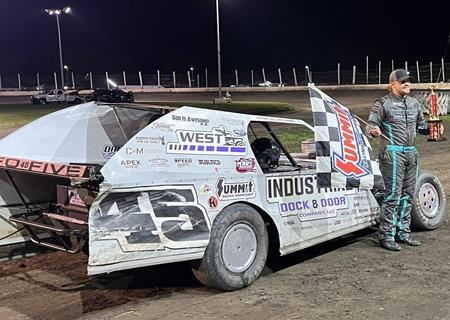 Chase Holland wins at Lincoln Speedway to close out Illinois weekend