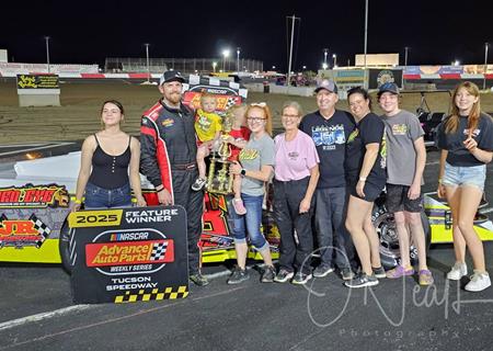 Jake O'Neil eighth in Modified World Championship; Nick O'Neil grabs checkered f