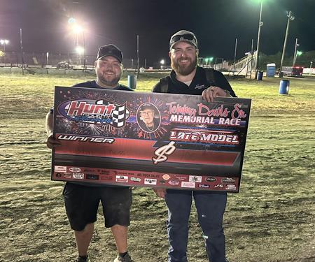 Austin Theiss collects third checkered flag of the season at Hunt County Raceway