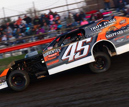 Fourth-place outing in weekly show at Farmer City Raceway