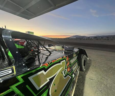 Austin Theiss tackles Duel in the Desert at The Dirt Track at Las Vegas