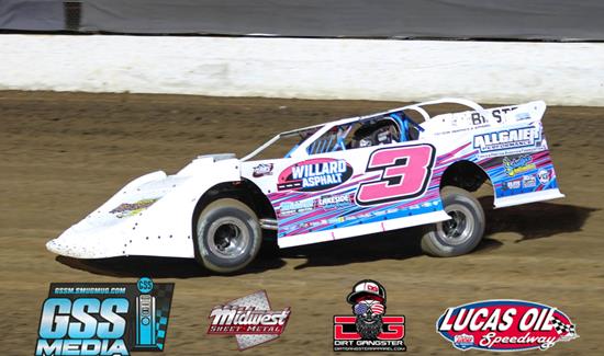 Brennon Willard competes in Late Model Fall Nationals