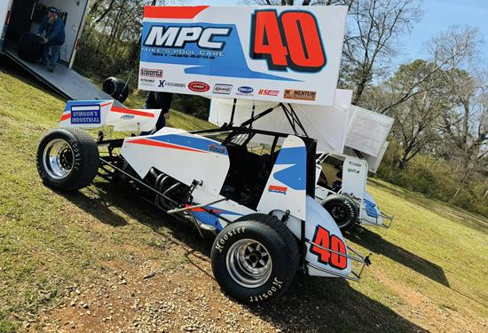 Howard Moore opens 2025 season with World of Outlaws