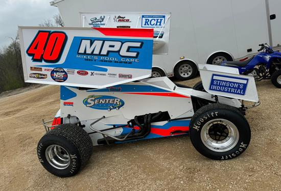 Howard Moore battles with World of Outlaws at I-55 Raceway