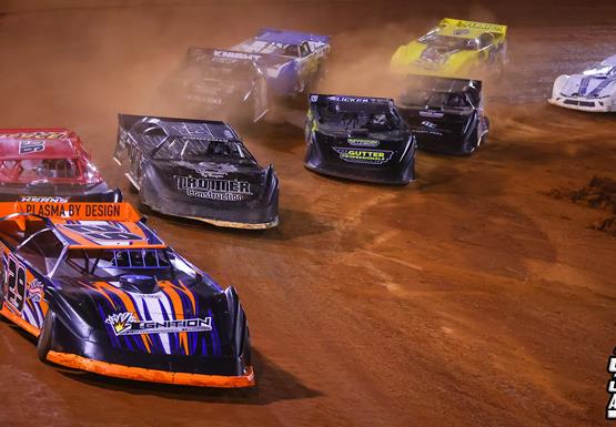 The red clay flew as Tuckessee Modified Series and Quicksilver Street Stock Series tackled Clarksville!