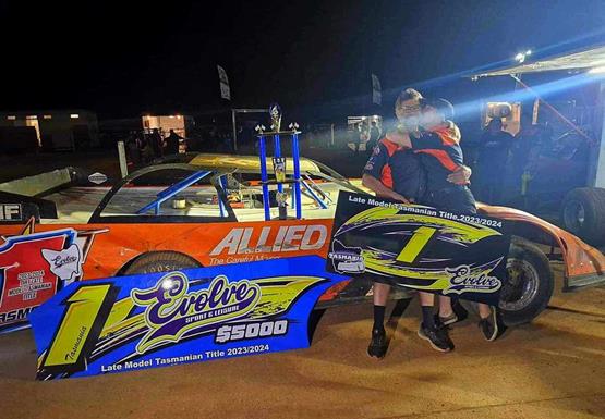 Smith Wins Race; Clinches Title